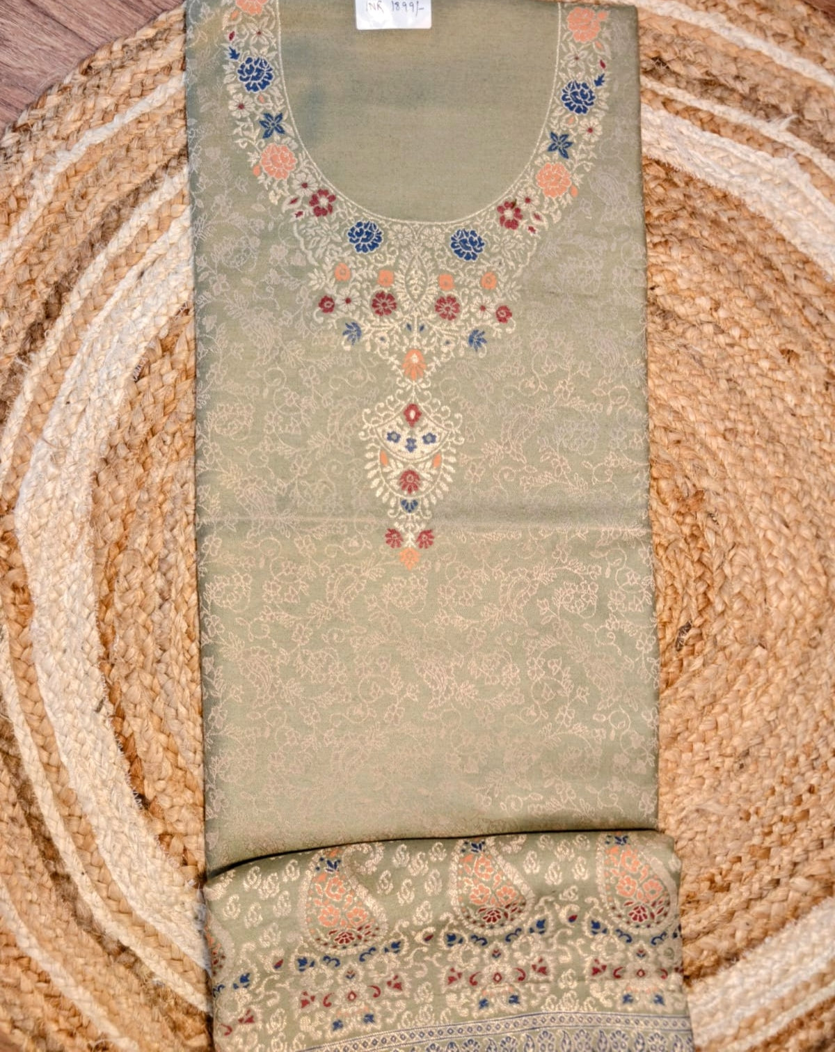 Wollen fabric unstitched