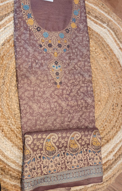 Wollen fabric unstitched