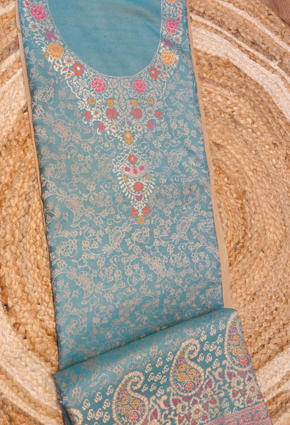 Wollen fabric unstitched